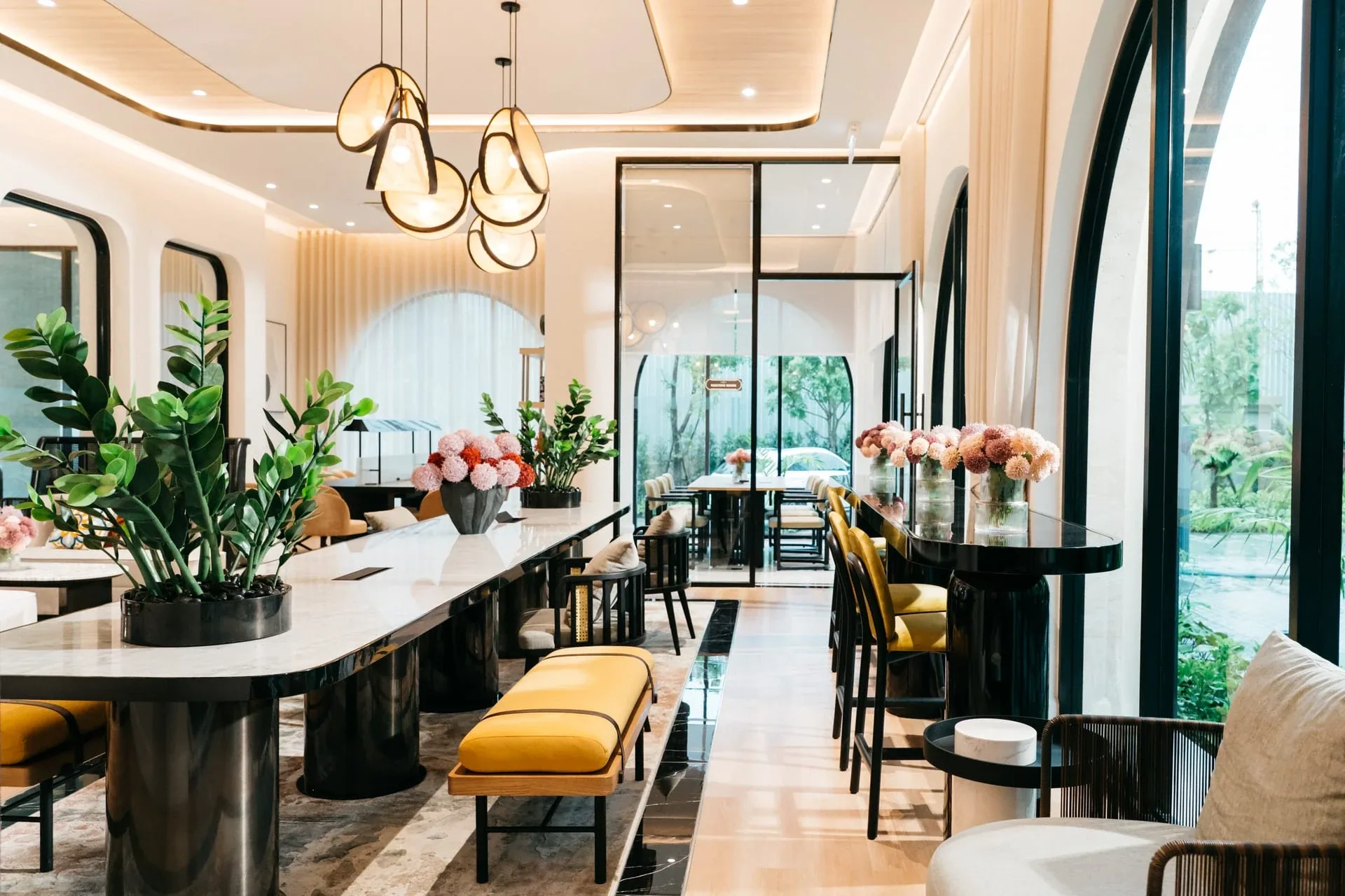 The Title Legendary Bang-Tao: resident lounge